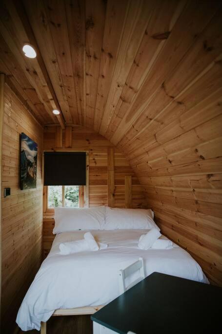 Ash Winter Retreat- Hot Tub & Log Bruner Бармут Екстериор снимка