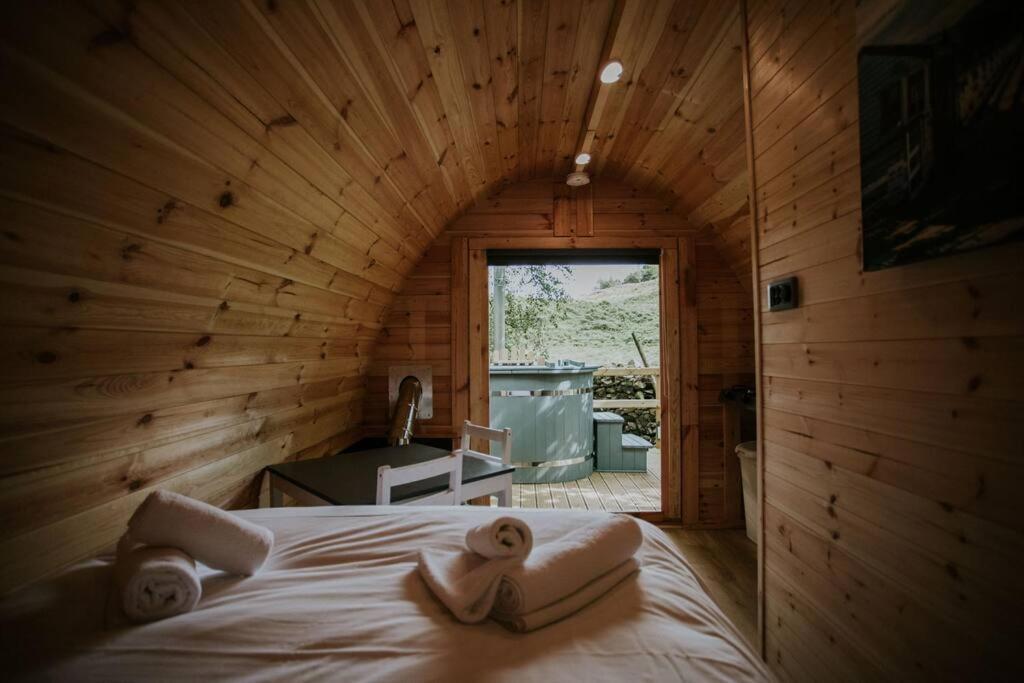 Ash Winter Retreat- Hot Tub & Log Bruner Бармут Екстериор снимка