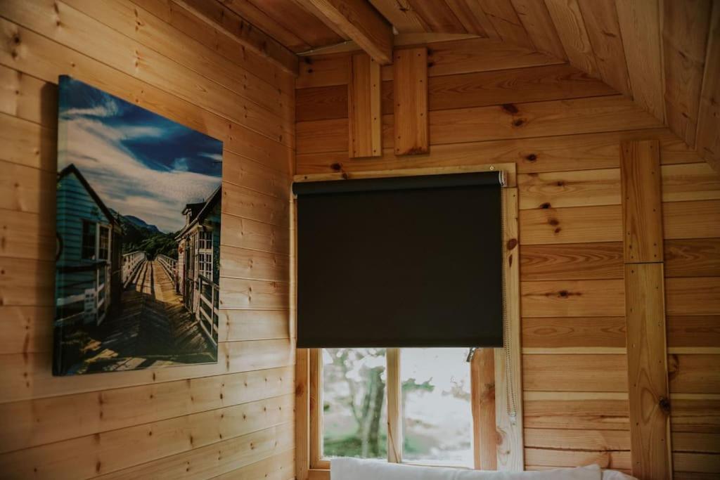 Ash Winter Retreat- Hot Tub & Log Bruner Бармут Екстериор снимка