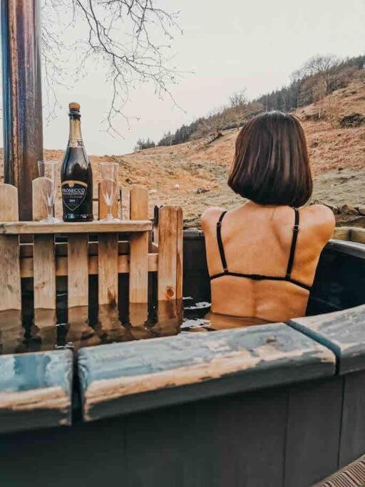 Ash Winter Retreat- Hot Tub & Log Bruner Бармут Екстериор снимка